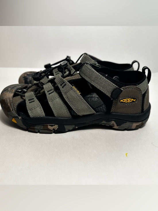 KEEN Men\'s Newport H2 Sandal in Camouflage - Drawstring Size US 7.0 main image 6